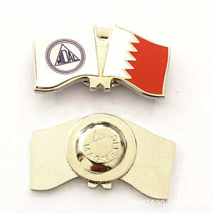 Insignias Magnéticas Plateadas con Diseño Personalizado de Dibujos Animados para el Día Nacional y Navidad, Producción en Arabia Saudita y Emiratos Árabes Unidos - Product Image 5