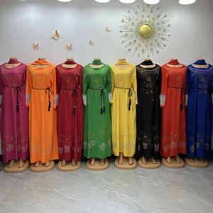 Robe longue ample imprimée pour femme, style musulman élégant et respirant, ornée de strass, collection été 2026 – Vente en gros - Product Image 1