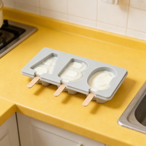 Moule à glaces en silicone de qualité alimentaire à 3 cavités pour la fabrication de bâtonnets glacés DIY, vente en gros - Product Image 2