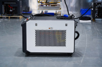 Machine de nettoyage au laser à fibre pulsée haute puissance 1000W pour l'élimination de la rouille, de la peinture, de l'huile, de l'oxyde et des revêtements sur les surfaces métalliques