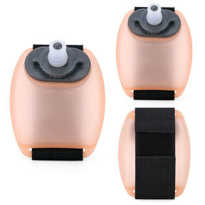 Venta al por mayor de silicona ajustable muñeca botella de agua al aire libre correr muñeca botella de agua portátil Fitness ciclismo deportes taza - Product Image 5