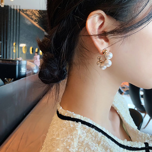 SongYi S925 gümüş iğne alaşım Minimalist tasarım moda kadın inci saplama küpe - Product Image 2