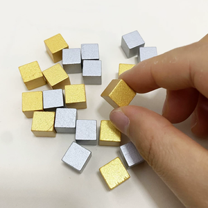 Pezzi in Legno Ecologico da 10mm per Giochi da Tavolo, Cubi in Legno Dipinti Oro e Argento per Scacchi e Puzzle - Product Image 3
