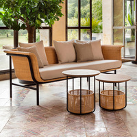 Ensemble de canapés d'extérieur modernes en rotin PE imperméable avec structure en aluminium apparent, canapé simple/double/triple et table