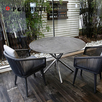 Table de restaurant moderne en bois avec plateau en stratifié phénolique HPL pour usage commercial