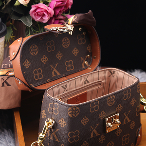 Loumixer 2026 Nuova Collezione Borsa a Tracolla di Lusso in PVC di <span class=keywords><strong>Marca</strong></span> Famosa, Borsa Tote di Tendenza con Chiusura a Cerniera per Donne - Product Image 5