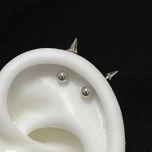 YICAI Minimalista Spike Cartílago Pendientes Acero Inoxidable Spike Ball <span class=keywords><strong>Daith</strong></span> Rock Tragus Helix Piercings Para Mujer <span class=keywords><strong>Hombre</strong></span> - Product Image 4