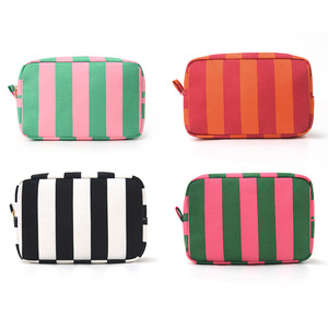 Trousse de Toilette Large à Rayures Tendance pour Femme, Pochette de Maquillage de Voyage avec Fermeture Éclair, Sac de Lavage Portable pour Articles de Toilette et Outils de Beauté - Product Image 1