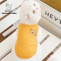 OEM ODM Vêtements pour animaux de compagnie sans manches en tricot gaufré, style polyvalent et mignon, pour la maison, gilet pour animaux de compagnie durable avec broderie d'ours mignon