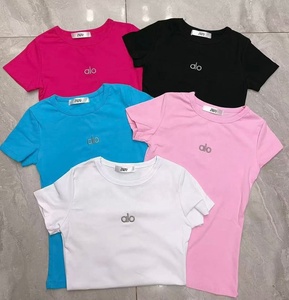 Nouveau T-<span class=keywords><strong>shirt</strong></span> décontracté pour <span class=keywords><strong>femme</strong></span>, coupe ajustée, <span class=keywords><strong>manches</strong></span> <span class=keywords><strong>courtes</strong></span>, avec strass, col rond, 100 % <span class=keywords><strong>coton</strong></span>, collection Printemps 2026, vente en gros - Product Image 1