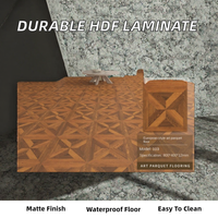 Parquet stratifié HDF technique durable, finition mate, étanche, installation par clic, résistance à l'usure AC3, design moderne pour la maison