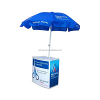 Présentoir de stand d'exposition extérieur de comptoir de table de promotion PP ABS réutilisable durable et économique avec parapluie