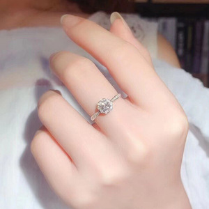 Anillo de Diamantes de Oro Blanco para Mujer F757, Corte Brillante Redondo, Color G Natural, Joyería de Compromiso con Diamantes Laterales - Product Image 4