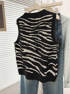 Gilet en tricot à rayures zébrées col en V pour femme, pull sans manches décontracté et ample, gilet de mode pour femme, haut tricoté à superposer, vente en gros - Product Image 3