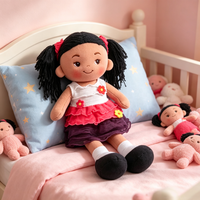 Poupée en peluche personnalisée pour fille à peau noire, OEM ODM, poupée en peluche douce, vente en gros, fabricant de jouets en peluche personnalisés, cadeau d'anniversaire pour enfants