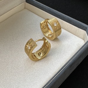 Boucles d'oreilles pendantes en argent pur S925, simples et élégantes, au tempérament français, à rayures, pour l'automne et l'hiver, étoile à six branches - Product Image 5