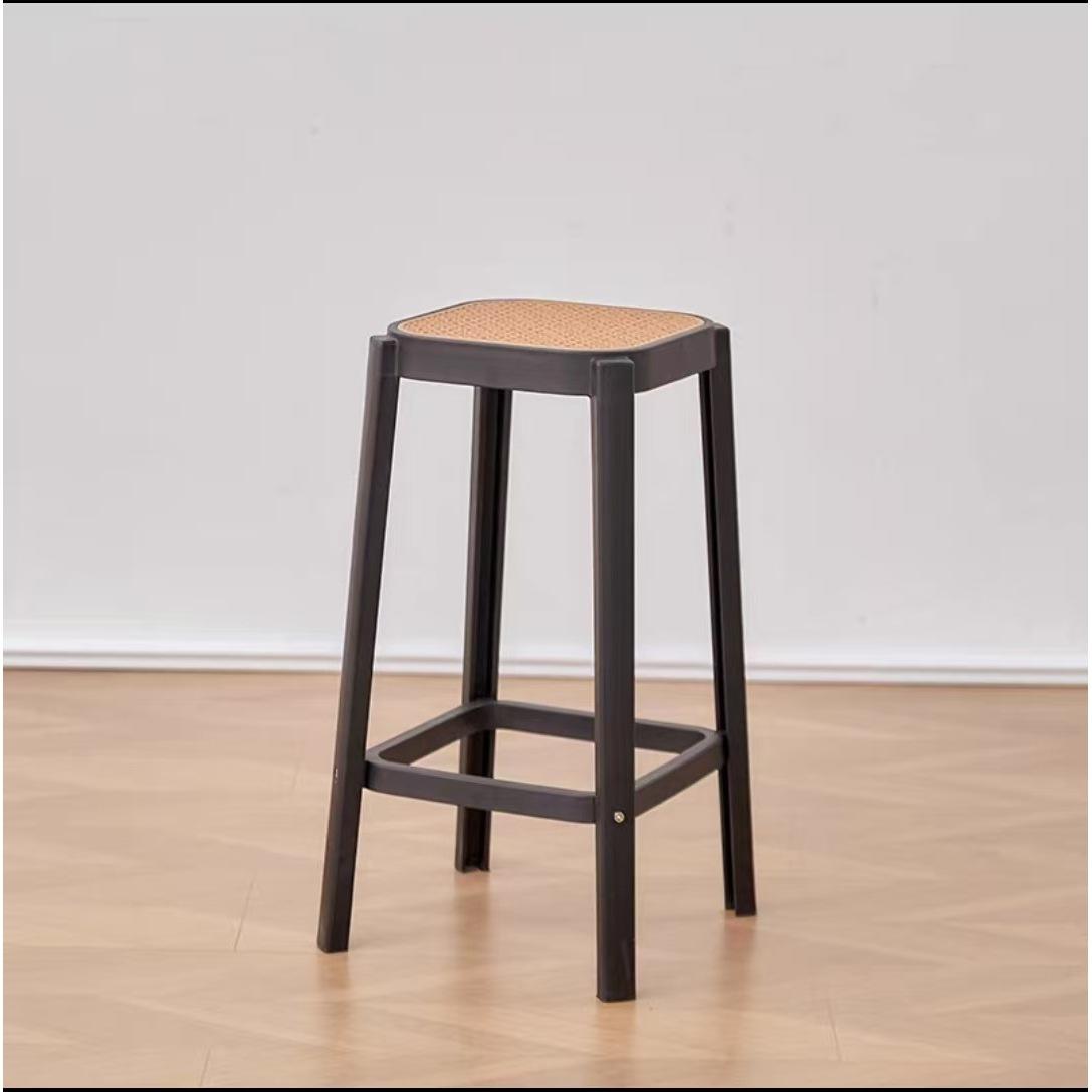 [Estructura negra, marrón] Altura del asiento 65 cm.