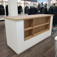 Comptoir de caisse en MDF sur mesure avec un design moderne 1800x650xH900mm pour utilisation en magasin