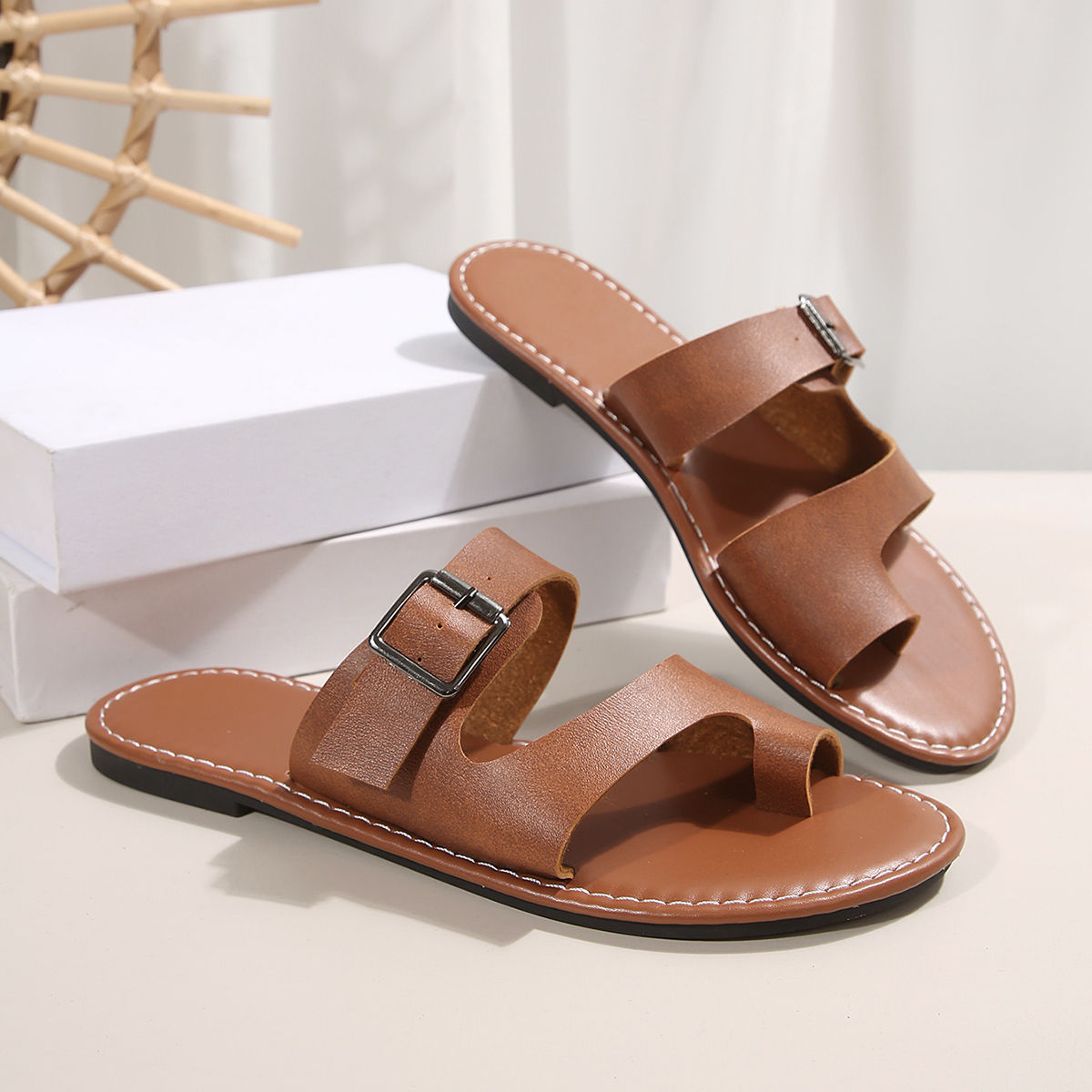 สีน้ำตาล