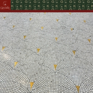 Mosaico de Mármol Blanco GOLDKING con Patrón de Concha y Triángulos Dorados, Montado en Malla, Suministro Directo de Fábrica, Alta Producción - Product Image 5