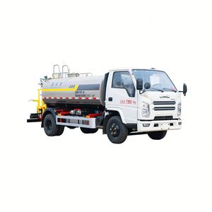 Camión Cisterna Verde JMC 4X2 Diésel en Venta Continua con Tanque de Agua de 5000L, Ancho de Aspersión de 15-30m, Motor Euro 6 - Product Image 1