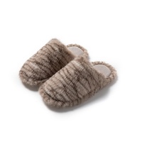 Bandeau d'intérieur chaud et doux en coton peluche tacheté avec semelle extérieure en TPR respirante pour la maison et l'hiver
