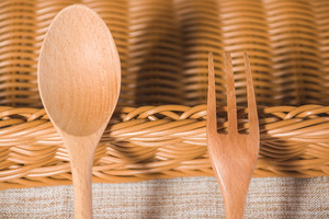 Großhandel 2-teilige japanische Holz löffel und Gabel Set dreieckigen Griff Besteck Löffel Besteck mit elegantem Design - Product Image 6