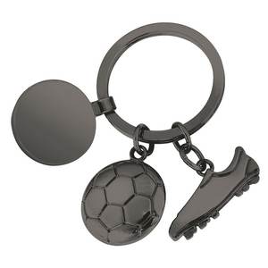Porte-clés de football poli avec jeton et breloque chaussure de foot - Product Image 1