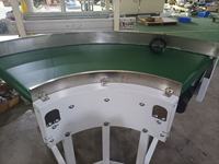 Convoyeur à vis motorisé en acier de type C SMC de haute qualité, à rouleaux à gravité, table à billes résistante à la chaleur, pour l'assemblage de produits alimentaires et de boissons en caoutchouc