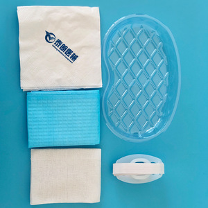 Le fabricant fournit des pochettes pour plateaux d'endoscopie à utiliser dans les salles d'endoscopie ; pochettes jetables pour plateaux d'endoscopie. - Product Image 1