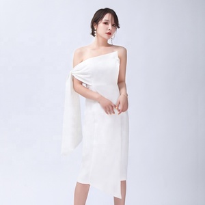 Style Chic Dames Élégantes Mode Blanc Tube Haut Epaule Dénudée Mince Banquet Robe Moulante - Product Image 2
