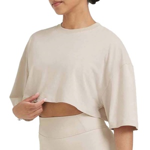 เสื้อครอปท็อปไซส์ใหญ่สำหรับฤดูร้อนสำหรับผู้หญิง รับทำโลโก้ เสื้อผ้าออกกำลังกายลำลอง เสื้อยืดแขนสั้น ผลิตโดยผู้ผลิตที่เป็นมิตรกับสิ่งแวดล้อม - Product Image 3