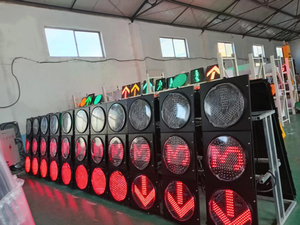 Feu de signalisation LED à écran complet avec batterie intégrée, clignotant rouge, vert, jaune, en matériaux PC et alimenté par énergie solaire - Product Image 4
