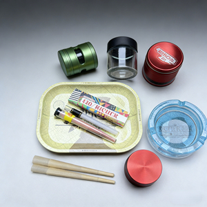 Molinillo de Aluminio Moderno y Duradero de 4 Piezas, Magnético, para Hierbas Secas y Tabaco de Varios Tamaños (40-63 mm), con Logotipo Personalizable, Precio Competitivo - Product Image 1