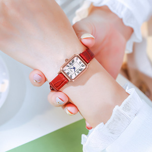 Reloj cuadrado minimalista de estilo coreano, elegante reloj de cuarzo para mujer, correa de cuero resistente al agua. - Product Image 2