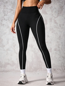 Leggings Yoga Neri a Vita Alta, Senza Cuciture, Traspiranti, Elasticizzati in Quattro Direzioni, Pantaloni Sportivi a Lunghezza Intera - Product Image 5