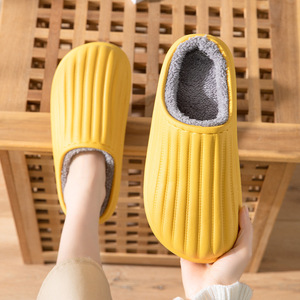 Nouvelles pantoufles décontractées d'extérieur pour femmes, style tendance, à bout fermé, avec semelle intérieure en peluche douce et chaude pour l'hiver, sabots pour dames - Product Image 5