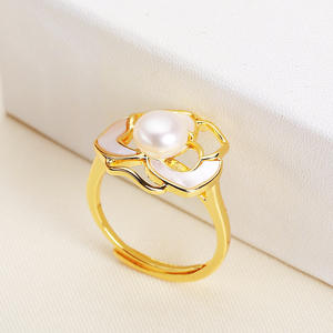 Anillo Romántico Estilo Camelia para Mujer de Zhuji Danshui, Perla Genuina de Alta Gama, Lujo Ligero con Diseño Moderno y Ajustable - Product Image 1