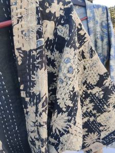 Bohème fait à la main Kantha matelassé à la main coton imprimé vestes Kimono peignoir Style longue poche bord brut bord libre vestes - Product Image 5