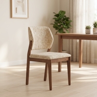 Chaise de salle à manger en bois d'hévéa de design moderne avec assise et dossier moelleux en lin, conforme à la norme EUDR