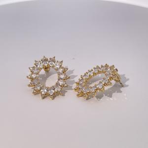 ต่างหูแบบติดหูทรงรี ประดับเพชรคิวบิกเซอร์โคเนียสีขาว ชุบทองเหลือง ดีไซน์คลาสสิก วินเทจ หรูหราเบาๆ สำหรับผู้หญิง จาก Tianyu Gems - Product Image 2