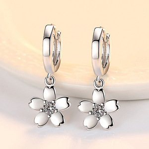 Orecchini pendenti floreali semplici per donna, stile fresco, gioielli pendenti a forma di fiore, accessori da indossare tutti i giorni - Product Image 1