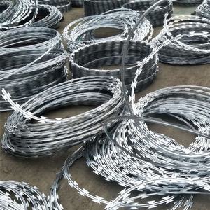 Cerca de Seguridad Galvanizada, Alambre de Púas en Espiral, Anti-Escalada, Gran Protección para Jardines - Product Image 5