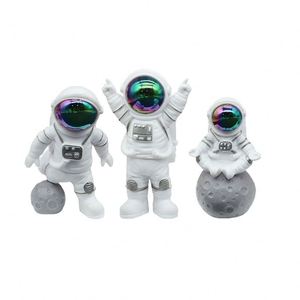 Nouvel ensemble de 3 figurines d'astronautes en PVC pour la décoration de bureau à domicile – Série Astronautes - Product Image 3