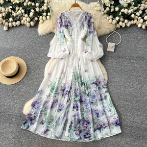 Robe longue à manches bouffantes en dentelle florale, col en V, coupe ajustée, garantie qualité, pour femme. - Product Image 2