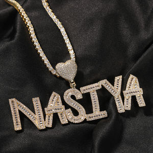 UWIN CZ ciondolo con <span class=keywords><strong>nome</strong></span> di cuore ciondolo con lettera CZ maiuscolo iniziale 5A CZ <span class=keywords><strong>pietre</strong></span> 18K placcato oro <span class=keywords><strong>nome</strong></span> collana pendente - Product Image 4