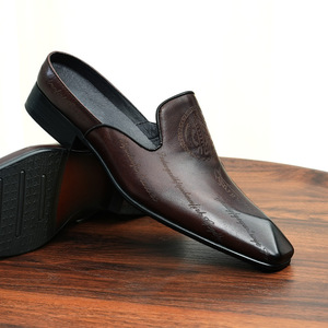 Chaussons décontractés confortables pour hommes, pantoufles d'été en cuir de marque tendance, respirantes et légères, chaussures de marche - Product Image 6