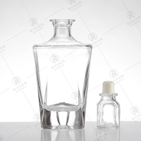 Fournisseurs de bouteilles rondes personnalisées de 375ml 500ml 750ml Flint Glass Wine Vodka Gin Botella De Vidrio