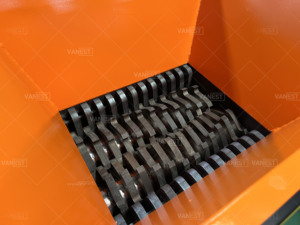 Déchiqueteuse <span class=keywords><strong>de</strong></span> feuilles et <span class=keywords><strong>de</strong></span> plaques <span class=keywords><strong>en</strong></span> plastique EB500 pour déchets ABS/PC/PMMA - Product Image 1