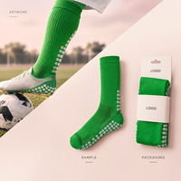 Chaussettes de football renforcées pour équipes de jeunes, vert vif, à profil fin, pour une adhérence sécurisée sur terrain, avec base de crampons et conception graduée pour la taille